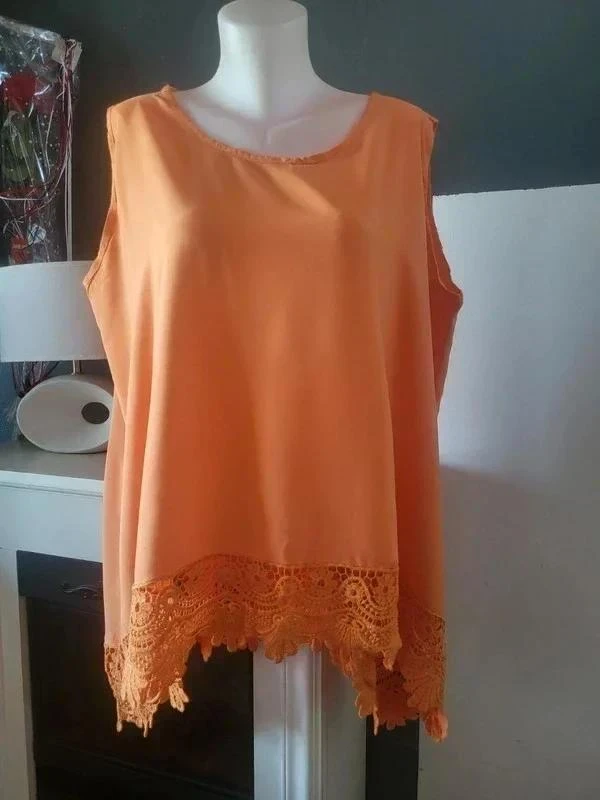 Débardeur orange bas en dentelle
